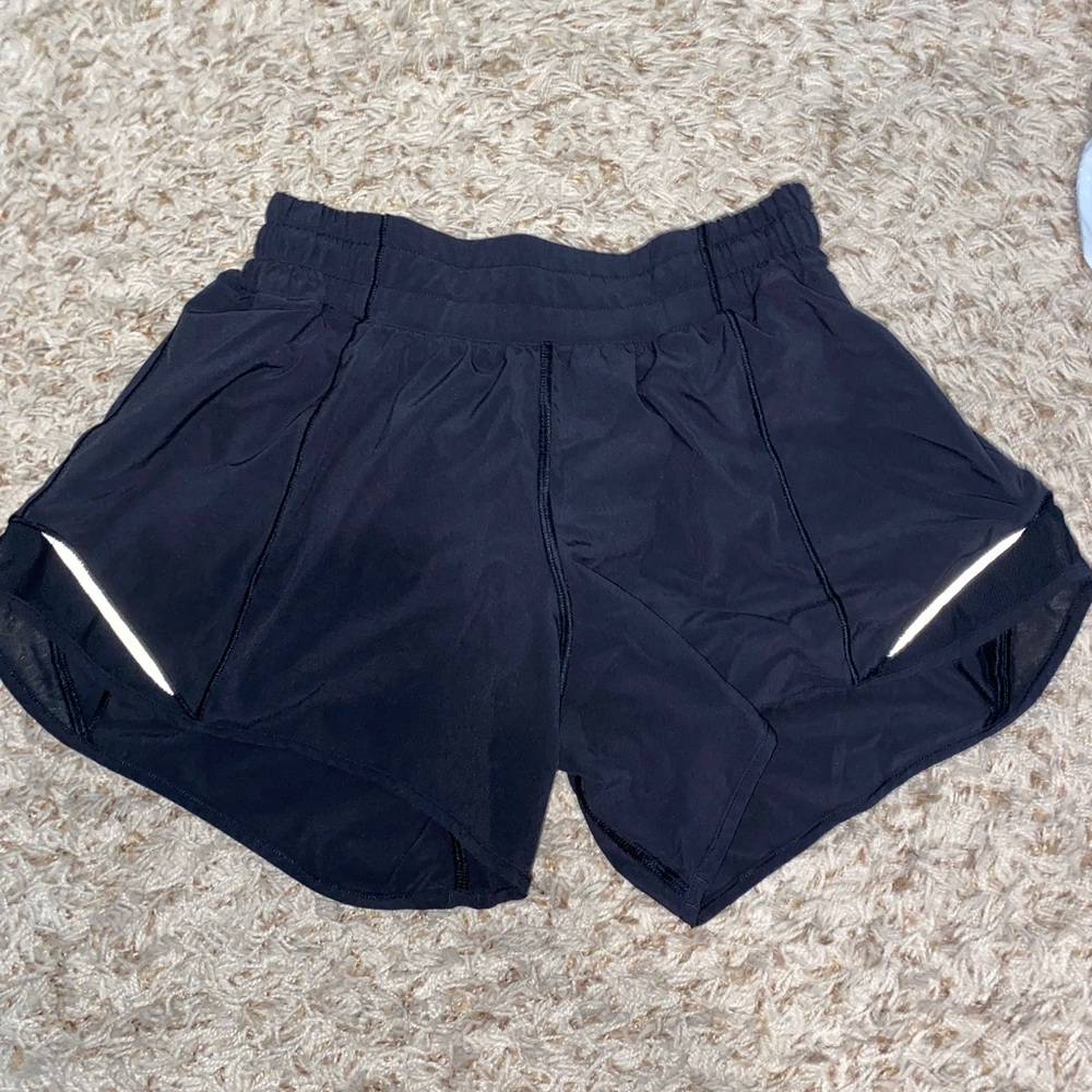 Lululemon Hotty Hot Low-rise Lined Short 6T